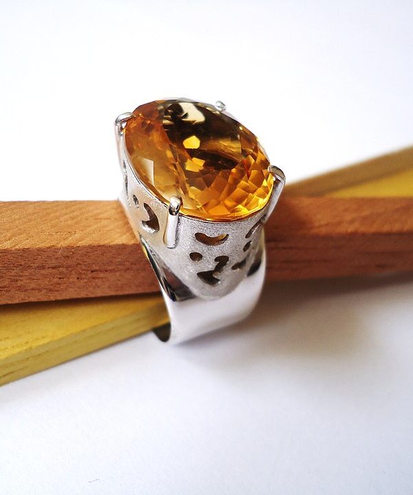 Sunlit Citrine Solitaire